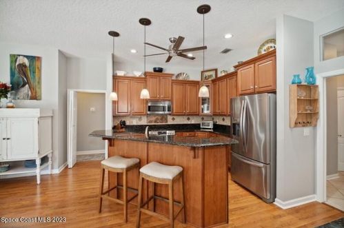 2025 Sykes Crk Dr, Merritt Island FL 32953-3066 exterior