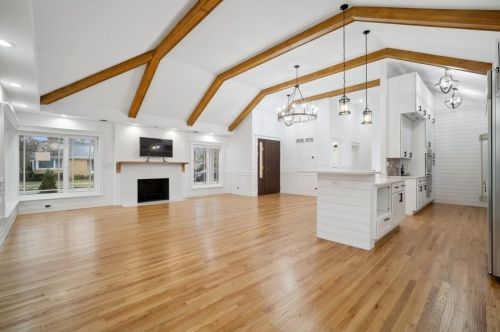 6300 Leroy Ave, Chicago IL  60646-4814 exterior