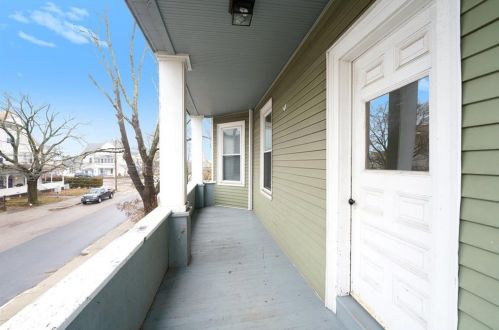 154 Grv St, Woonsocket RI 02895-5305 exterior