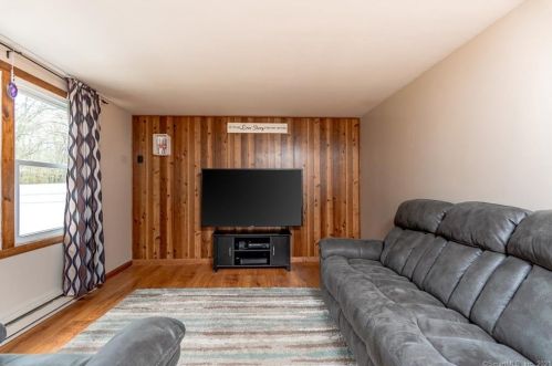 23 Orleans Ave, Killingly CT 06239-2227 exterior