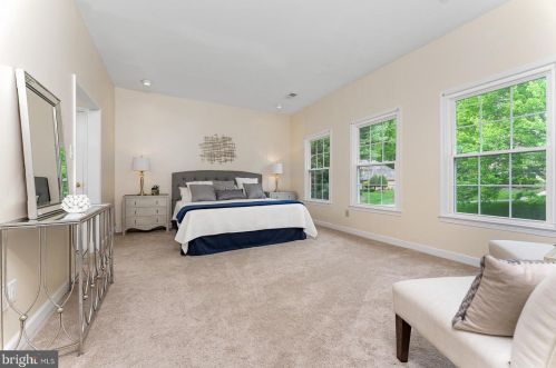 7726 Laurel Leaf Dr, Rockville MD 20854-1768 exterior