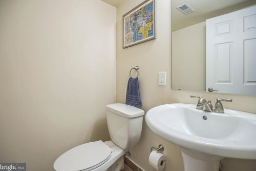 1011 Dorrance St, Philadelphia PA 19146-2650 exterior