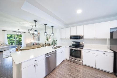 146 Cypress Way, Naples, FL 34110-1214