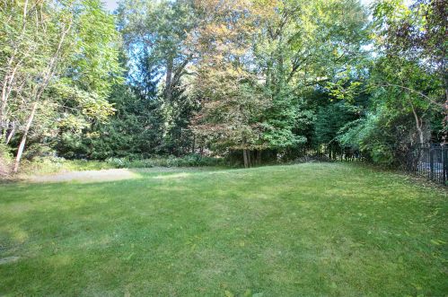 110 Long Lots Rd, Westport CT 06880-3947 exterior