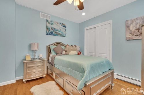 40 Ponderosa Ln, Old Bridge NJ  08857-3334 exterior