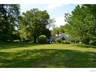 157 Huckleberry Hill Rd, Wilton, CT 06897-2806