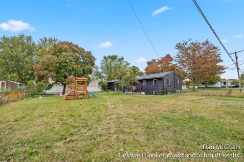 3989 Manning St, Meskegon MI  49444-4142 exterior