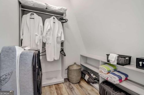 1210 Beechwood Ave, Atlanta GA 30327-0042 exterior