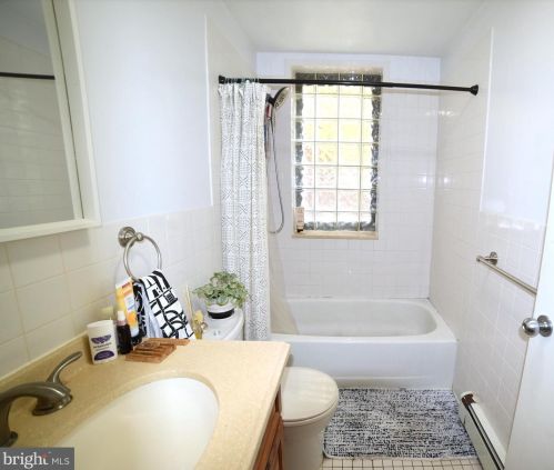 1410 6 St, Philadelphia PA 19147-5841 exterior