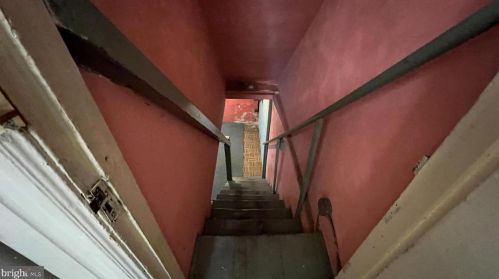 225 Cromwell Ter, Washington DC 20002-1029 exterior