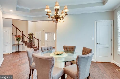 1339 Mayflower Dr, Mc Lean VA 22101-5612 exterior