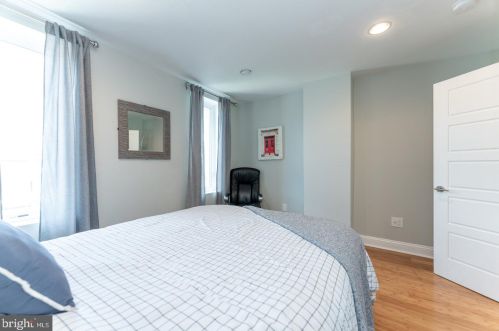 228 Girard Ave, Philadelphia PA 19130-1687 exterior