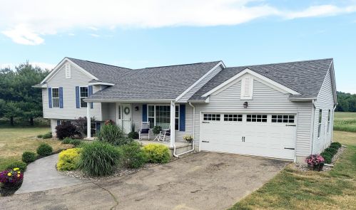 23680 6th Ave, Gobles, MI 49055-9121