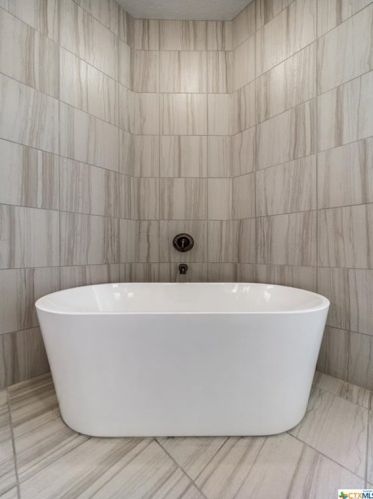 1415 Paladin Trl, Spring Branch TX 78070-4960 exterior