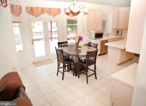 9 Lavender Dr, Princeton NJ 08540-9448 exterior