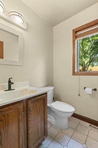 6218 Old Middleton Rd, Madison WI  53705-1040 exterior