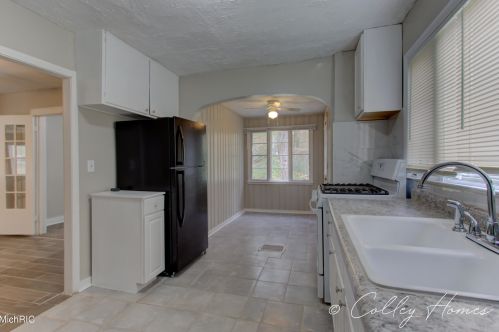 1443 Alamo Ave, Kalamazoo MI  49006-2215 exterior