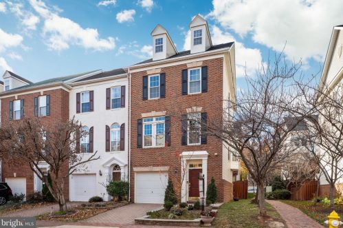 5019 Murtha St, Alexandria VA 22304-8611 exterior