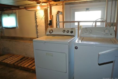 16 Stevens St, Milford CT 06460-7868 exterior