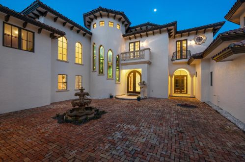 8060 Twin Lk Dr, Boca Raton FL 33496-1945 exterior