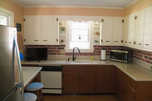 20 Baldwin Ave, Meriden CT 06450-3408 exterior