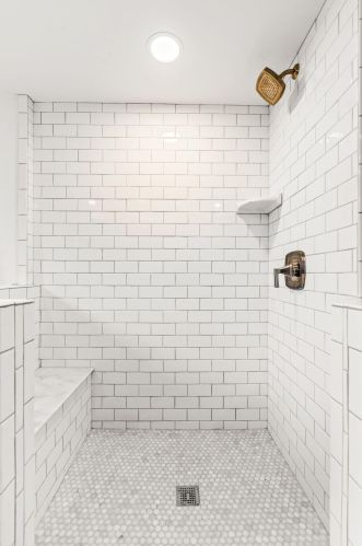 7705 Lake Dr, Milwaukee WI  53217-2910 exterior