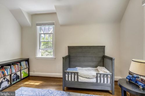 7426 Piney Branch Rd, Silver Spring MD 20901-4352 exterior