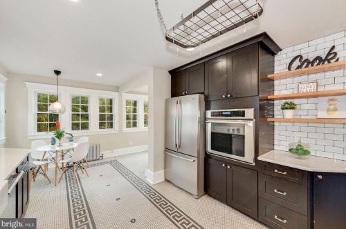 735 Butternut St, Washington, DC 20012-2419