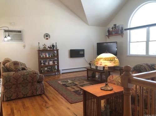 69 Un School Rd, Montgomery NY 12549-2318 exterior