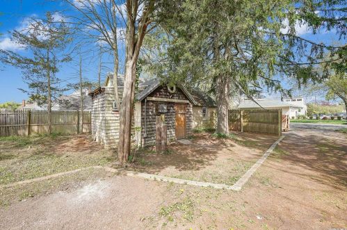 936 Harding St, Bohemia NY 11716-2102 exterior