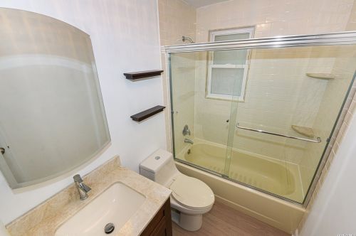 30 The Cres, Babylon NY 11702-4038 exterior