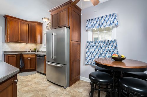 906 Mdw Pl, Milwaukee WI 53217-5737 exterior