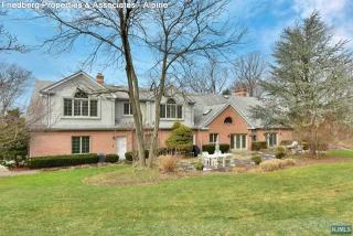78 Hoover Dr, Cresskill NJ  07626-1706 exterior