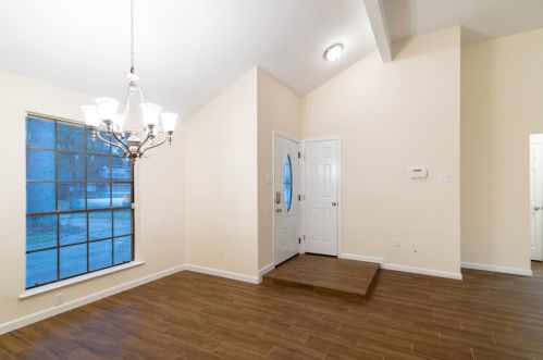 5118 Vlg Spg Dr, Humble TX exterior