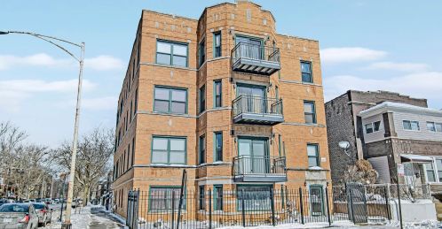 2400 74th St, Chicago, IL 60649-3988