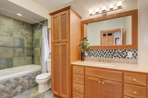 2119 Mound St, Milwaukee WI  53207-1331 exterior