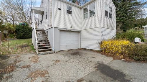 1 Ashwood Ter, Derby, CT 06418-2101