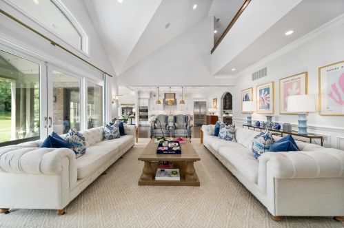 11428 Clayton Rd, Saint Louis MO 63131-2502 exterior