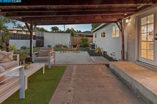 1325 Linden Dr, Concord CA  94520-4017 exterior