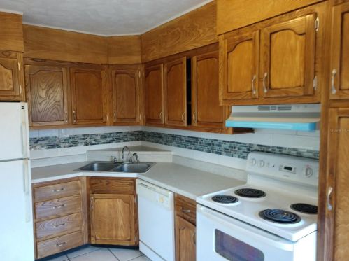 1718 Alexander Rd, Tampa FL  33603-1525 exterior