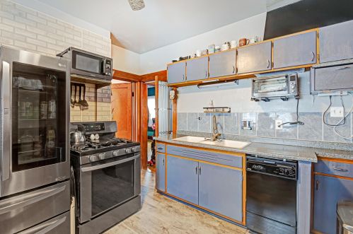 3264 41, Milwaukee WI 53215-4029 exterior