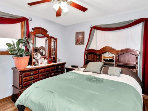 7921 Kostner Ave, Chicago IL 60652-3543 exterior