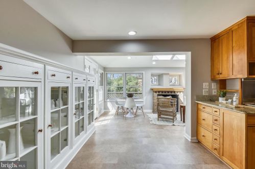 4206 Mt Vernon Memorial Hwy, Alexandria VA 22309-2809 exterior