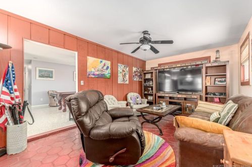 3113 Monte Vis St, Fort Pierce FL 34952-6002 exterior