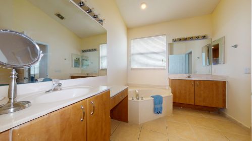 112 Berkeley Ave, Fort Pierce FL 34986-3594 exterior