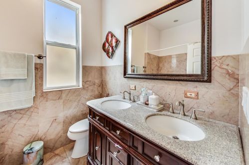 2513 Walton St, Chicago IL 60622-4510 exterior