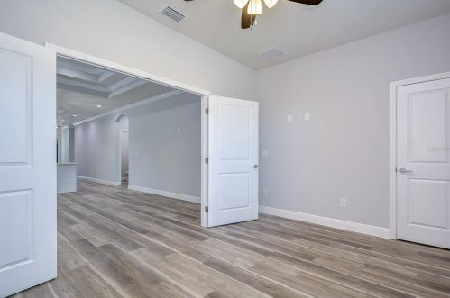 2710 Braddock St, Tampa FL  33607-6828 exterior