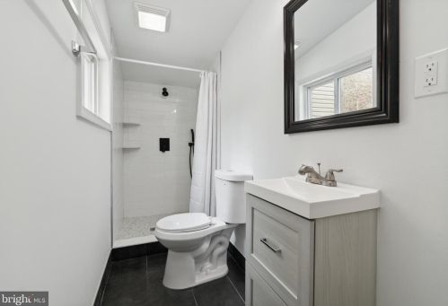 1629 2nd St, Philadelphia PA 19133-0033 exterior