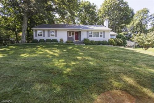 4 Tennis Ter, Sparta, NJ 07871-1417