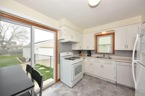 3408 97th Pl, Milwaukee, WI 53222-3452